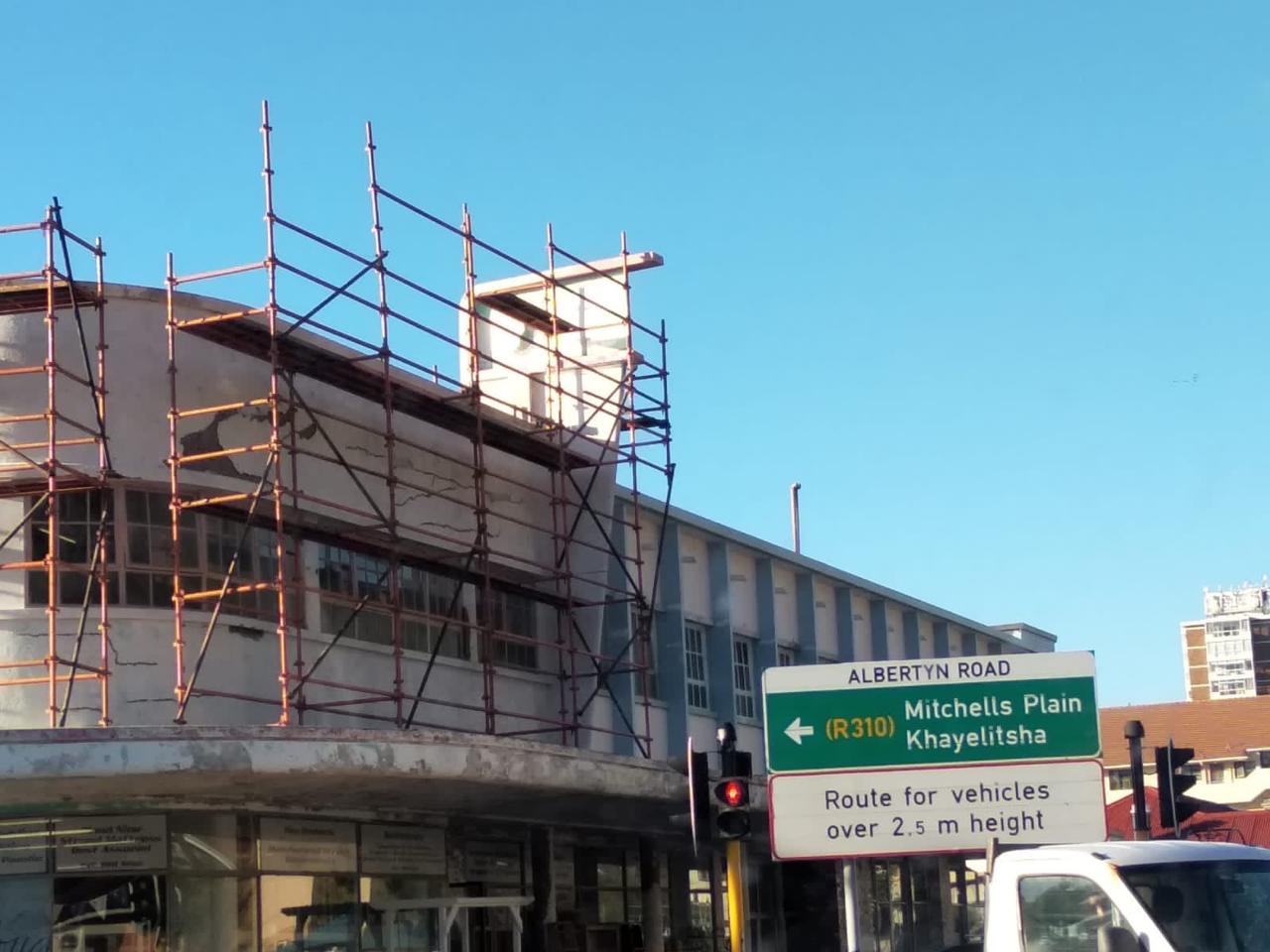 Pressure hosing and painting – building and construction project Cape Town